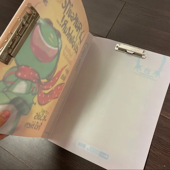 BRAND NEW school folder - Picture 3 of 3